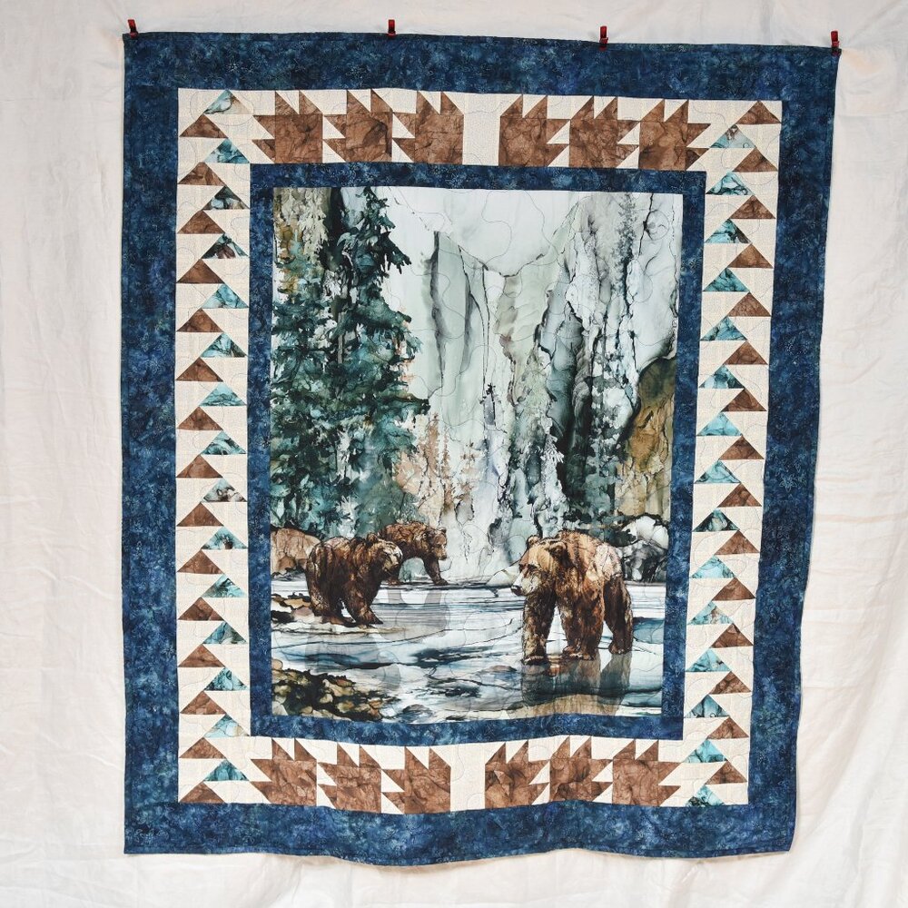 New handmade large throw quilt beautiful bear scene watercolor cozy flannel back
